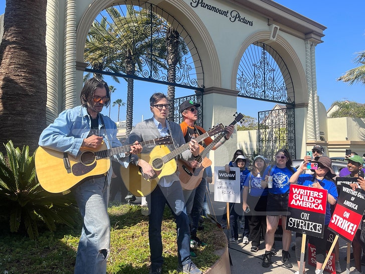 524bd1f0eef6494ba62e4d4c0fe32416_md weezer