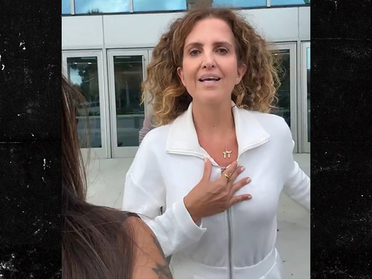 011624-mia-khalifa-woman-primary