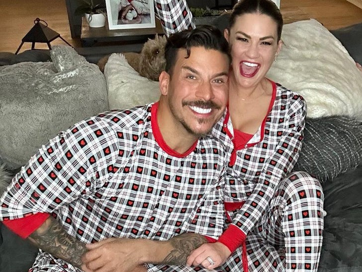 1219-Family-Holiday-Pajamas-Sub2