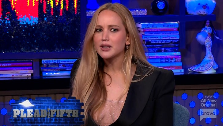 576a9ff429cf400a805cdbf9d15dd4a5_md 062723-jennifer-lawrence-kal2