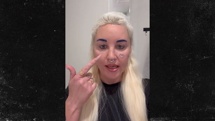 121123-amanda-bynes-kal