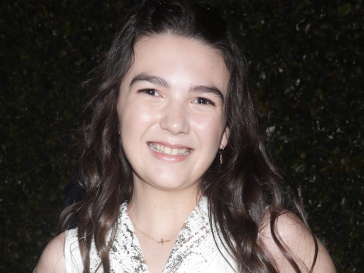 58d2431fad324ca1a2f8514ac7fee758_md brooklynn prince