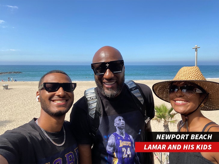 lamar odom and his kids no credit 1