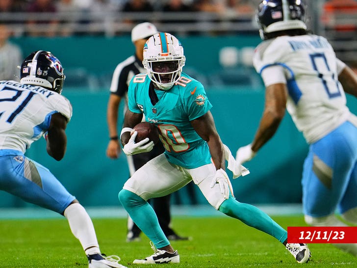 Tyreek Hill monday night titans