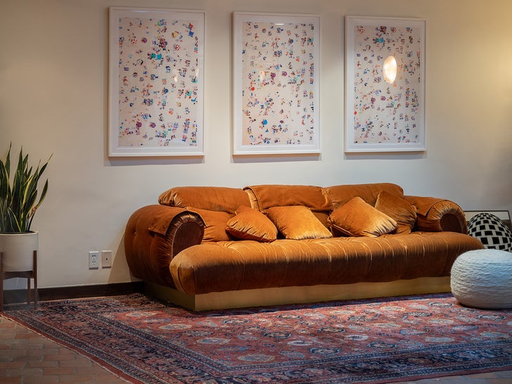 1219-robert-pattinson-hollywood-hills-home-sale-photos-primary-4