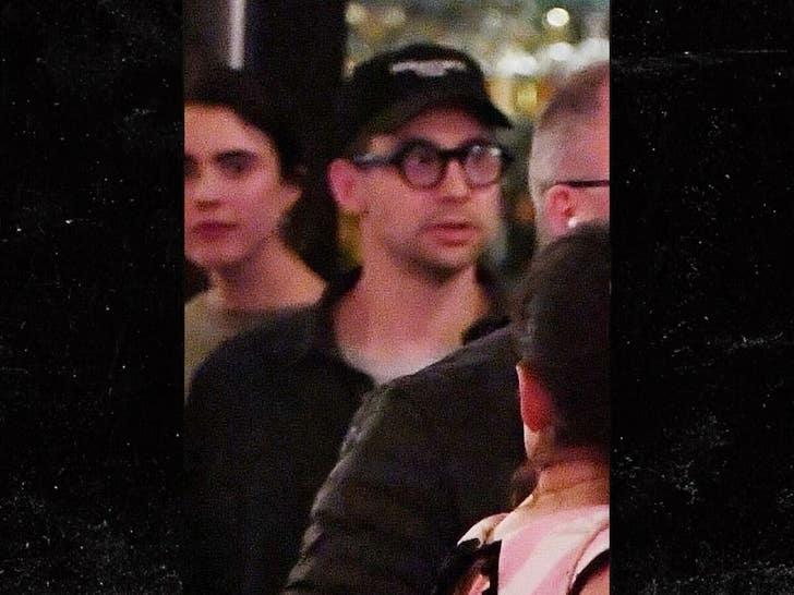 5b34ecccc7914cb9bde6bbfb23ffc06d_md 041023 taylor swift