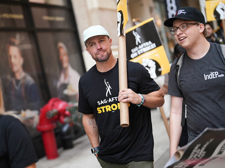 Stephen Amell getty 1