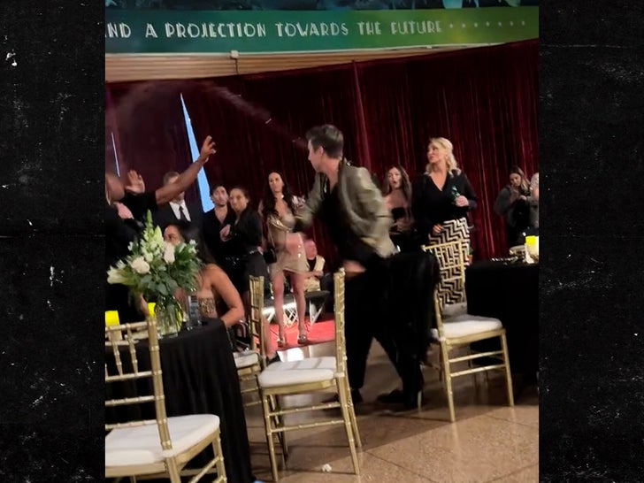 090323-tom-sandoval-sub3