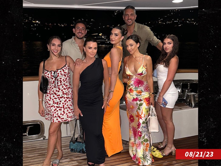 kyle richars boat insta 1