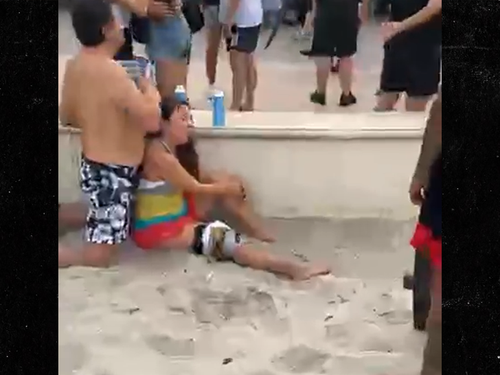 6352e3249d4d48a7bc692ec8ffa0f820_md woman leg shot