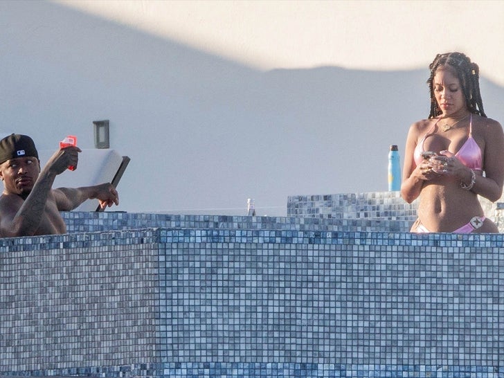 6372832325654352b51fca4dd5cc0f9a_md 0530-Saweetie-YG-Cabo-Vacay-sub-1