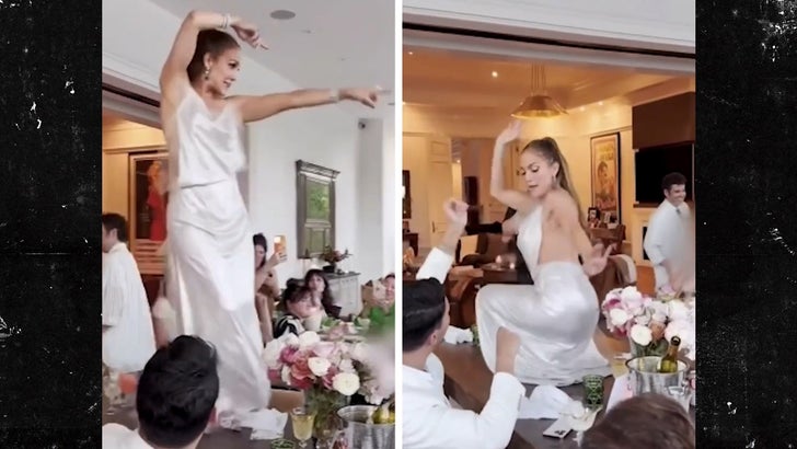 646b8442054547a8b550e2af58368a4b_md 080123 jennifer lopez kal