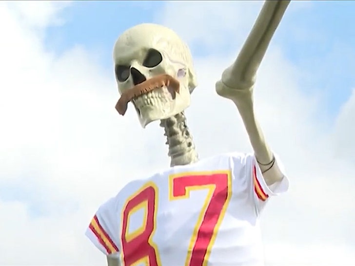 100323-taylor-swift-skeleton-travis-primary