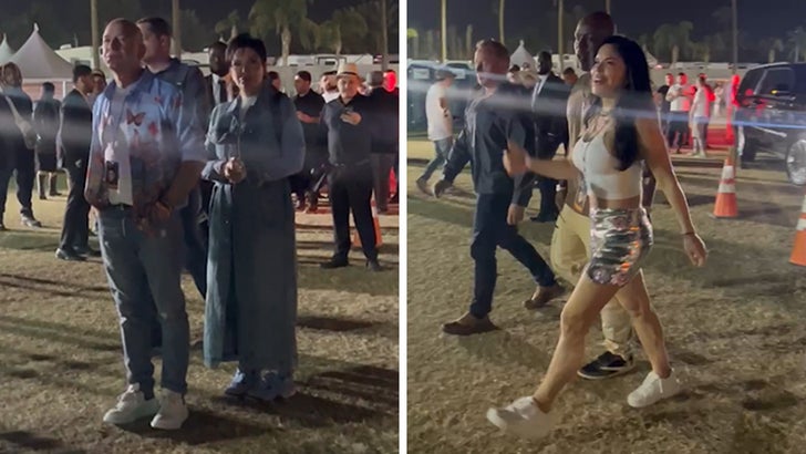 676a6c40bd1e457186824e8323a89d0a_md 042223_bezos_sanchez_jenner_kal