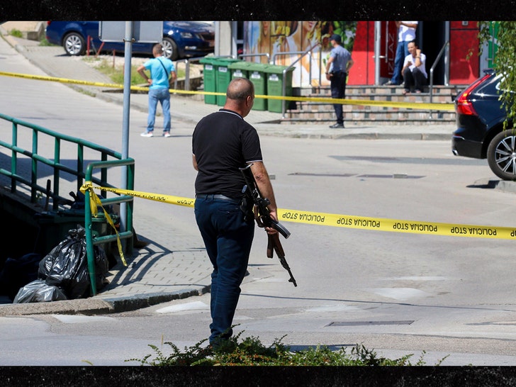 67c18a71b05849b9afe05ec8062c7978_md bosnia shooting ap 1