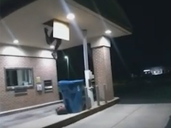 6811850138f743168ac1dcce42205584_md 072923-burglar-falls-legs-primary