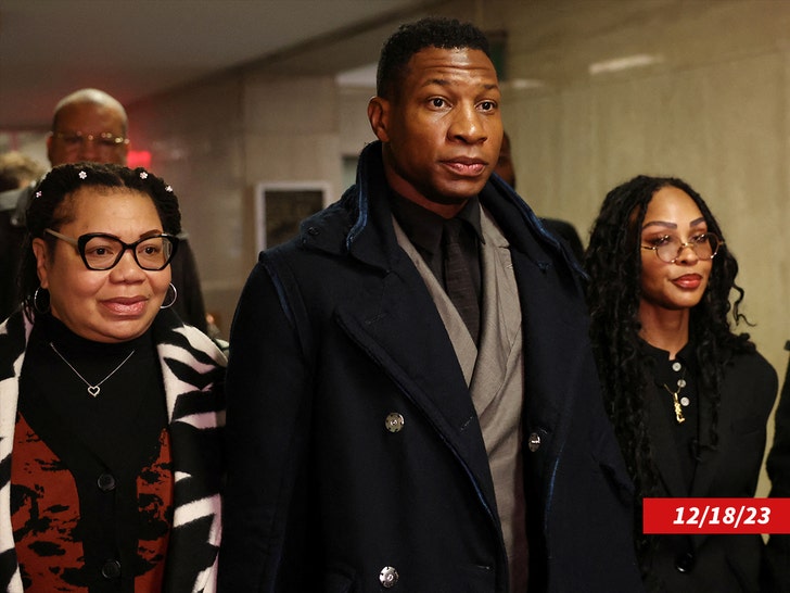 Jonathan Majors arrives with Meagan Good reuters 1