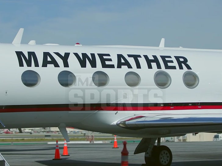 101523_mayweather-sg-plane