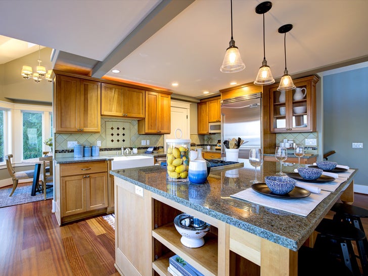 0531-Danny-Bonaduce-Seatle-Home-Kitchen