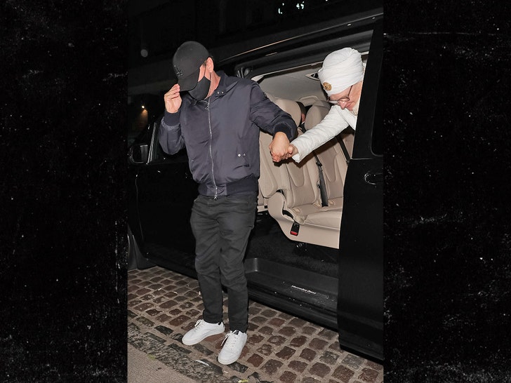 leonardo dicaprio gigi hadid neelam gill mega 1