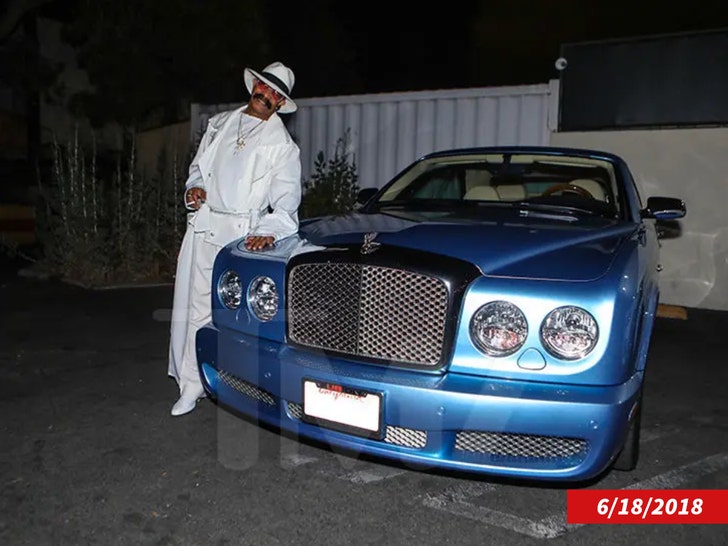 707829770f9b4951ac3a62b727d6f24b_md dennis graham bentley car tmz 1