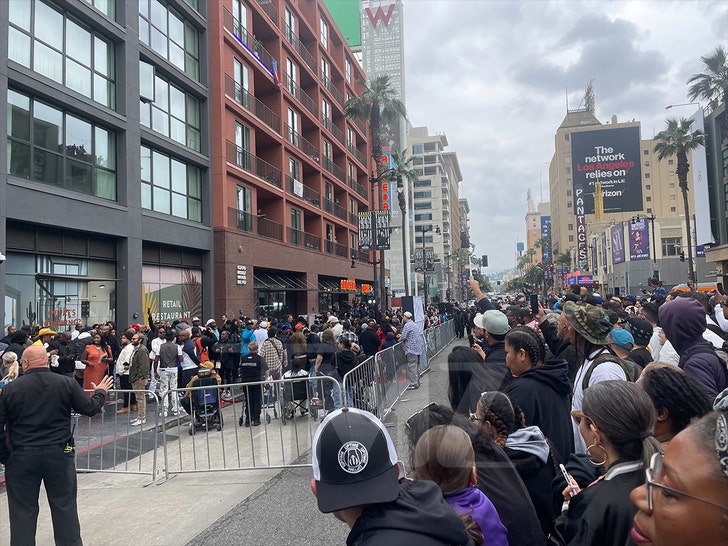 70fda43eb4894b2a8a07d1749faa70eb_md tupac hollywood star tmz