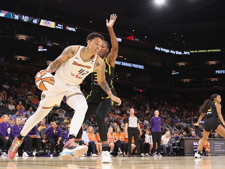 71b1ff48e4d8404dbdf83bc01474abcc_md Brittney Griner Makes Her Return To The Basketball