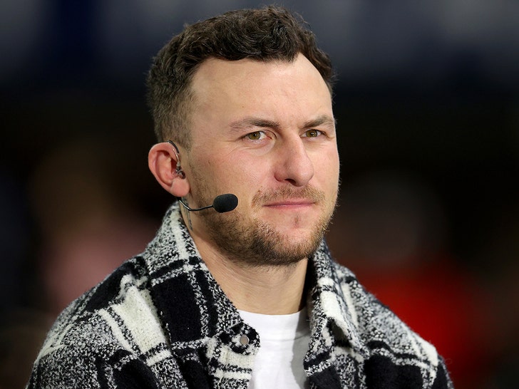 7297f4d7d46c42c4856ce58fd1b76d5e_md johnny manziel getty 1
