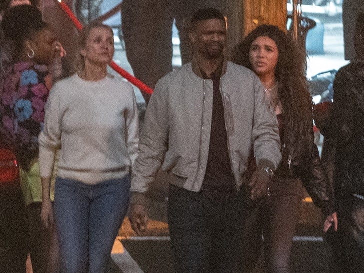 Jamie Foxx's Double Takes His Place On Set