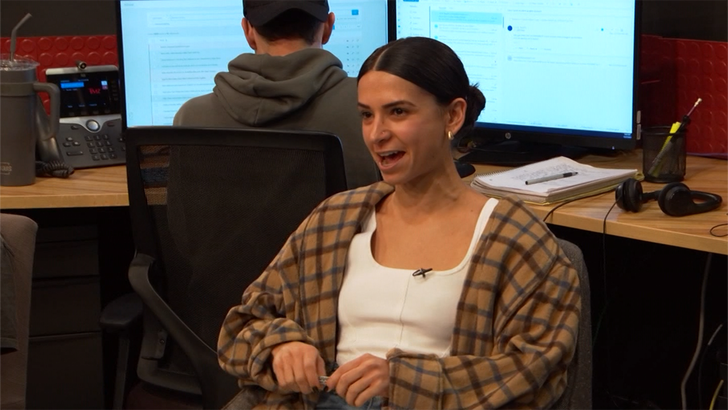 122723_tv_clips_timothee_chalamet.01_00_05_26.Still127