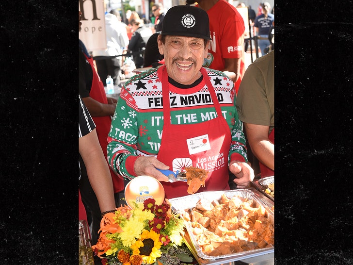 danny trejo turkey day helping