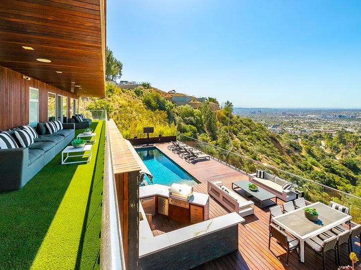 1018-Teddi-Mellencamp-renting-out-Hollywood-Hills-home-primary-2