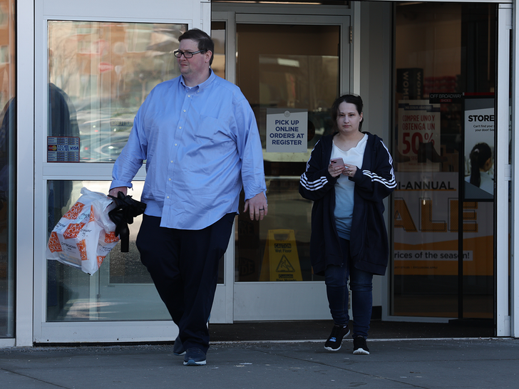 gypsy and husband buy shoes