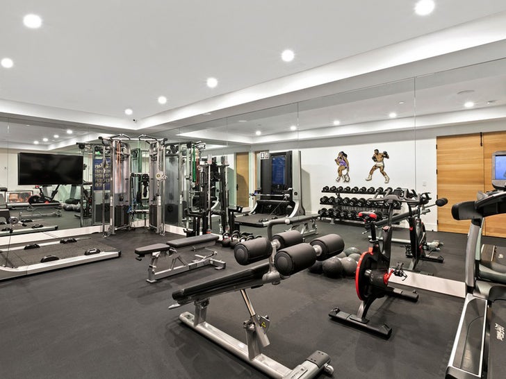 767835c3d5174416be5159f4f0111fe9_md 0522-LA-Rams-Champ-Jalen-Ramsey-Lists-Hidden-Hills-home-primary-5