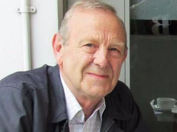 785c5373ad574775913aefcb59283cb5_md Chas Newby