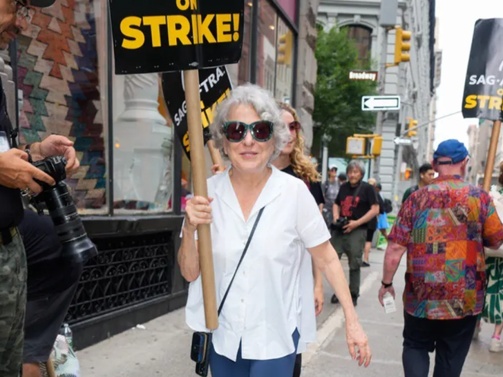 Actors Picket For SAG Strike