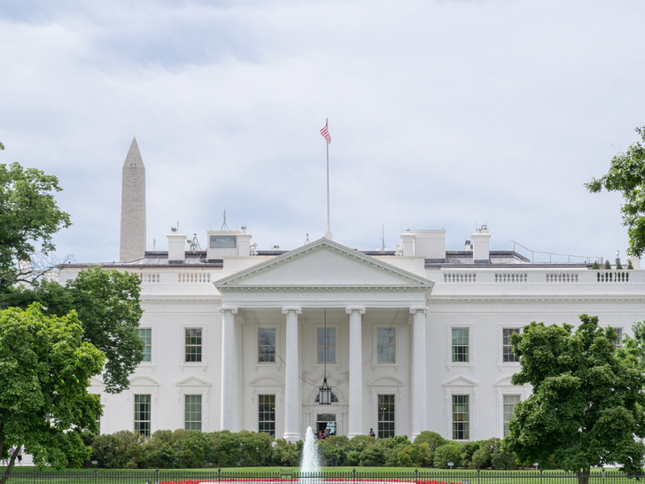 7b8547cafa8647349c9ac1e22b815682_md white house