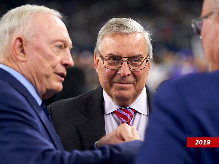 jerry jones and terry pegula