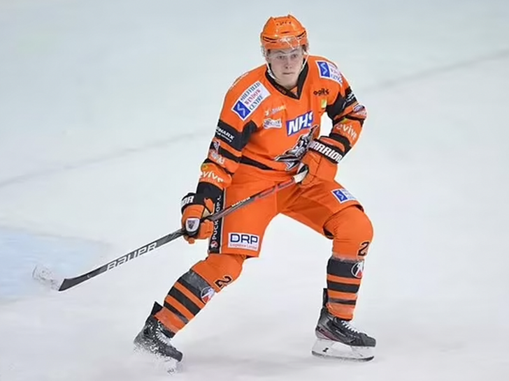 7d35796e375c42858da6359e05d74ac7_md Alex Graham Sheffield Steelers ice hockey player