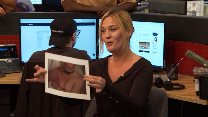 112923_tv_clips_britney_spears_boobs.01_00_04_25.Still001