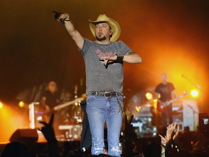 Jason Aldean Performance Pics