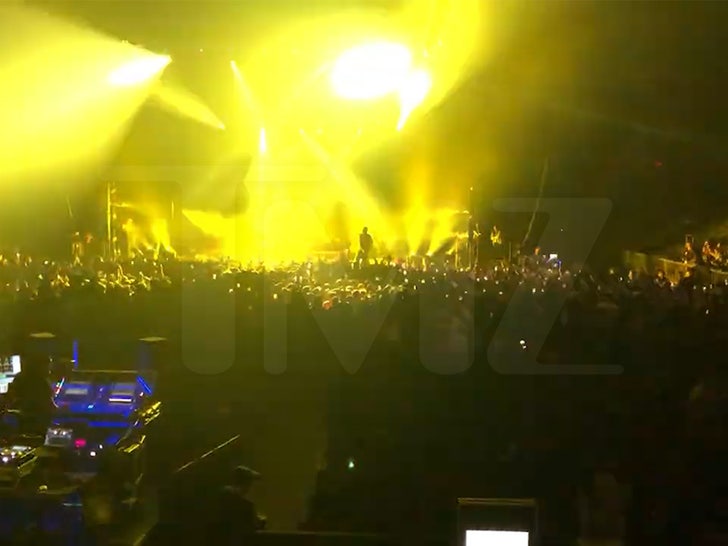 102223-lil-yachty-crowd-primary