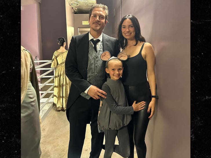 84d19c551b0f4de3b70900fff7d9d7e7_md Jay Mewes -- Performs At Daughters Nutcracker