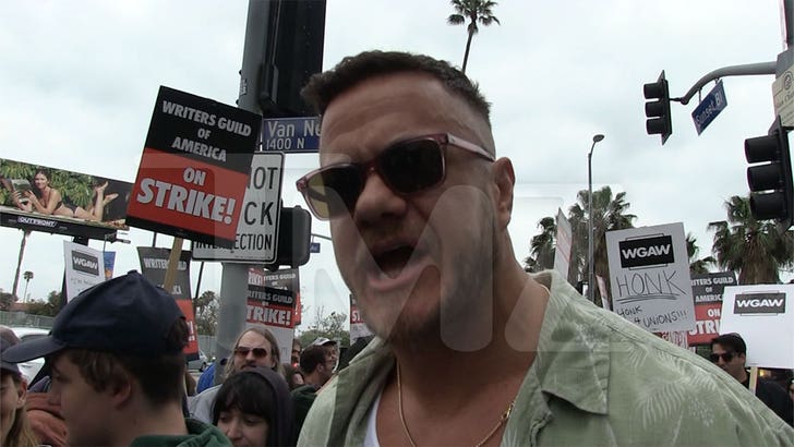 85901fd2b180437fbf5e482b3a420d49_md 050923-imagine-dragons-intv-kal