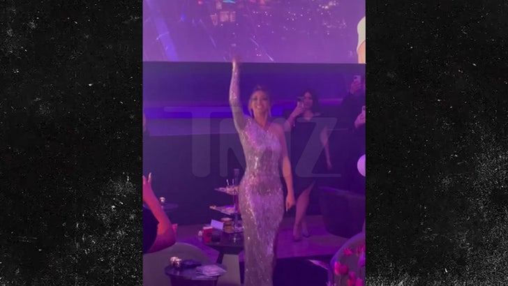 011824_lisa_vanderpump-KALV2