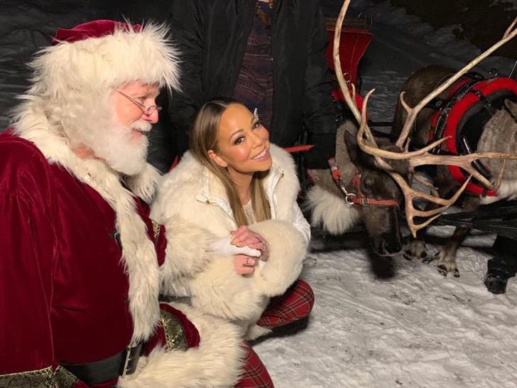Mariah Carey’s Festive Photos