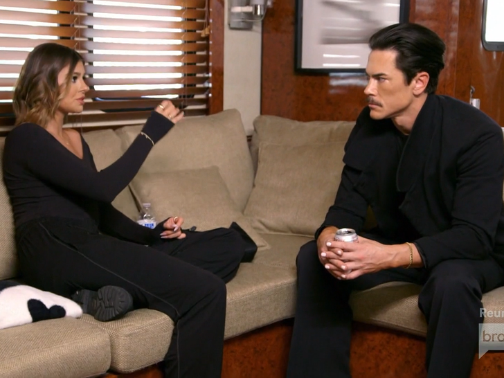 8a25ce08517641b1b0504c81d3ad5a1f_md tom talking trailer