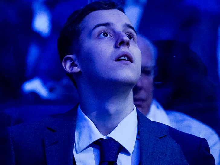 8a6a91b4c1df44e887eb935350aef9de_md rodion amirov