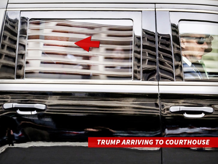 8bf4a6b8b03b4046bbc738b3b44930e5_md Trump Arriving to Courthouse