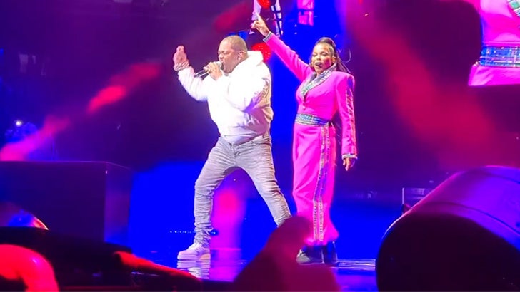 8e4673d4e8c84aa09717febfb2ae3920_md 051023_busta_rhymes_janet_jackson_kal